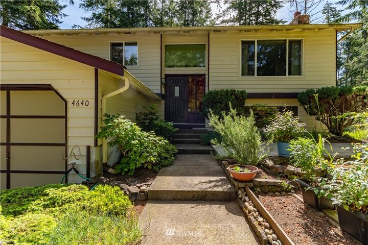 Property Photo:  4640 Beverly Drive NE  WA 98516 