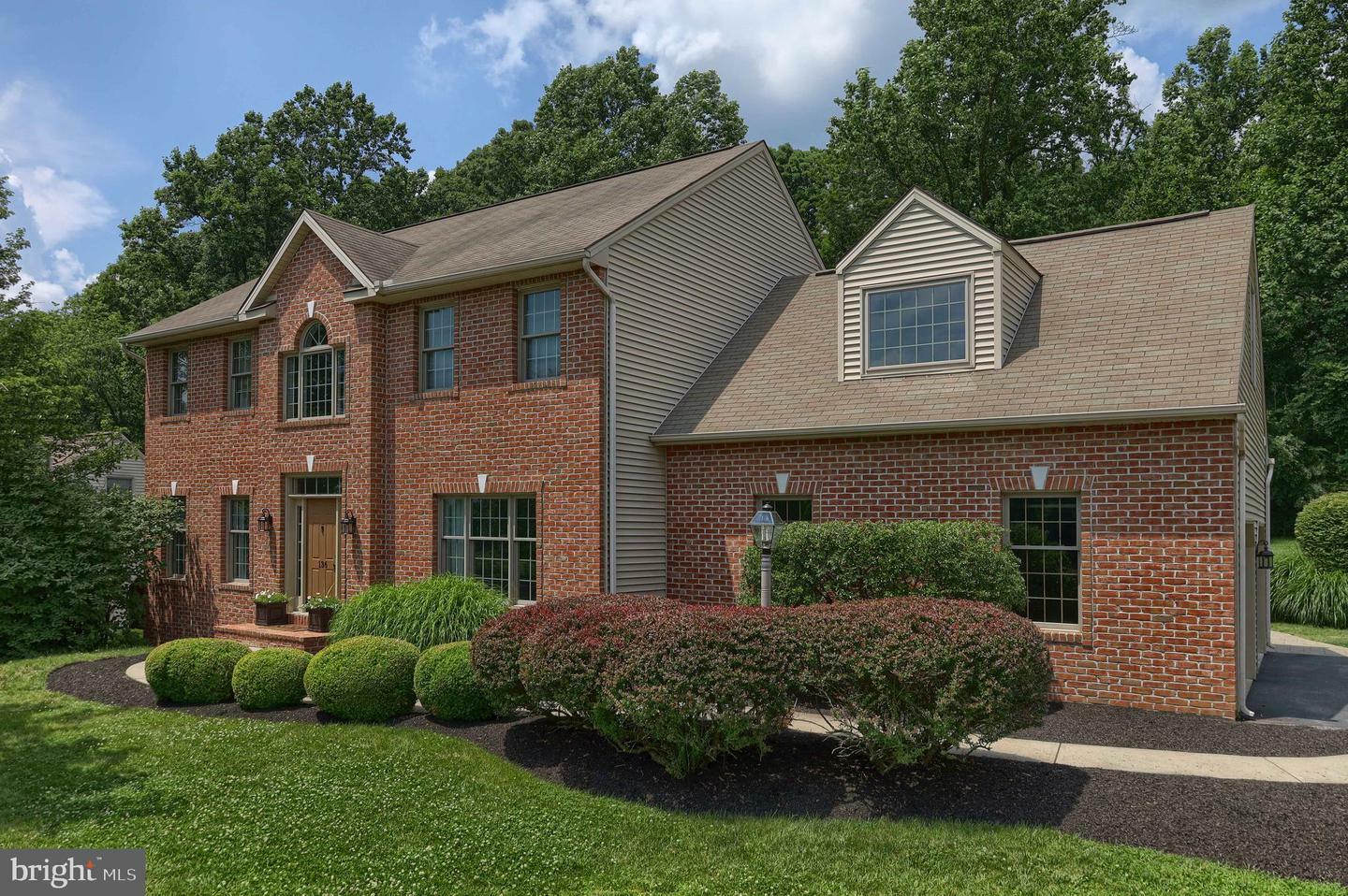 Property Photo: 136 Silver Drive PA 17022