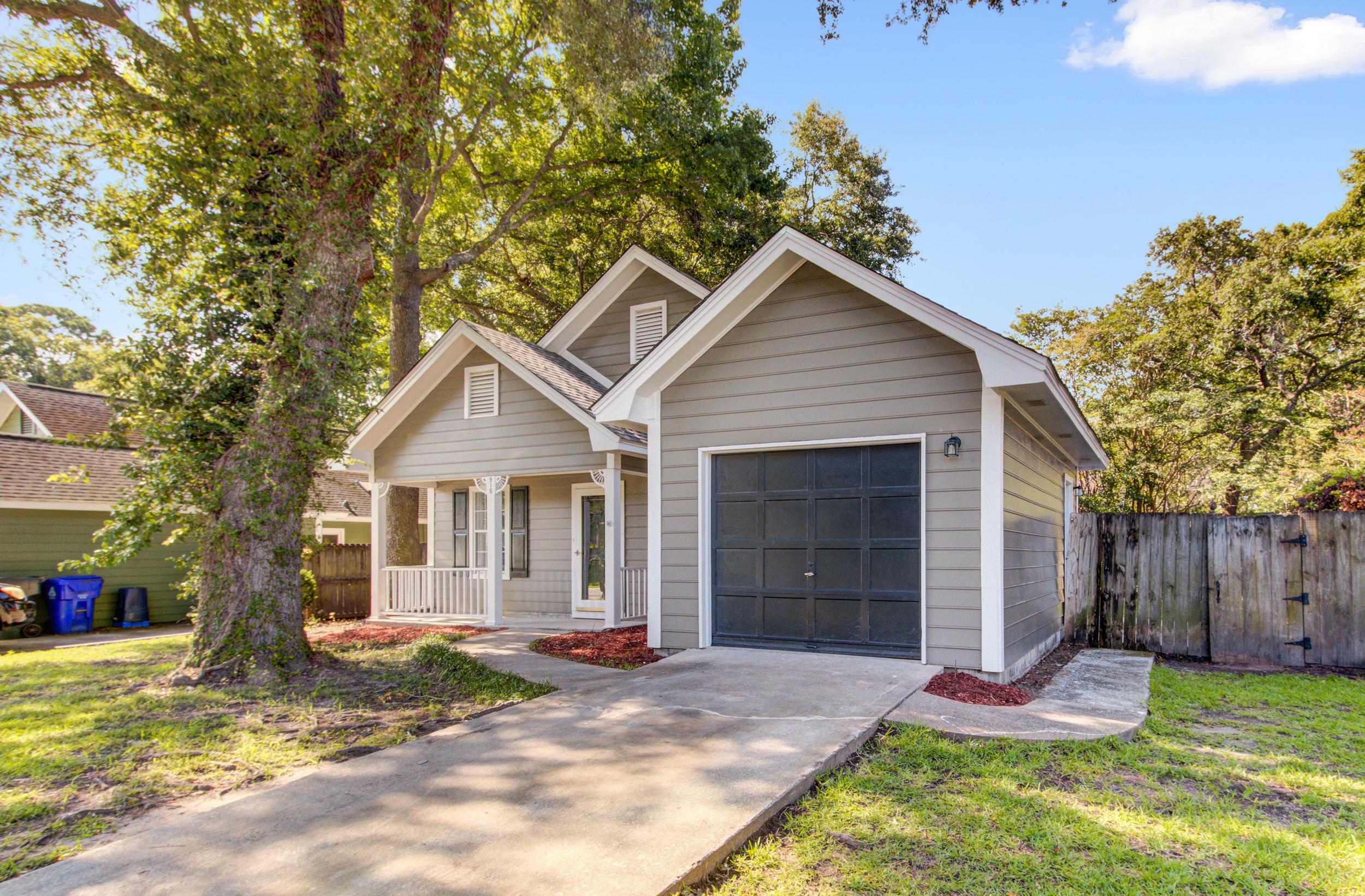 Property Photo: 915 Billfish Court SC 29412