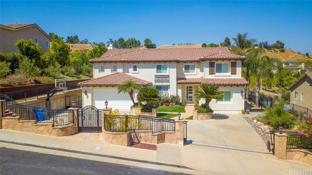 Property Photo: 12144 Delante Way CA 91344