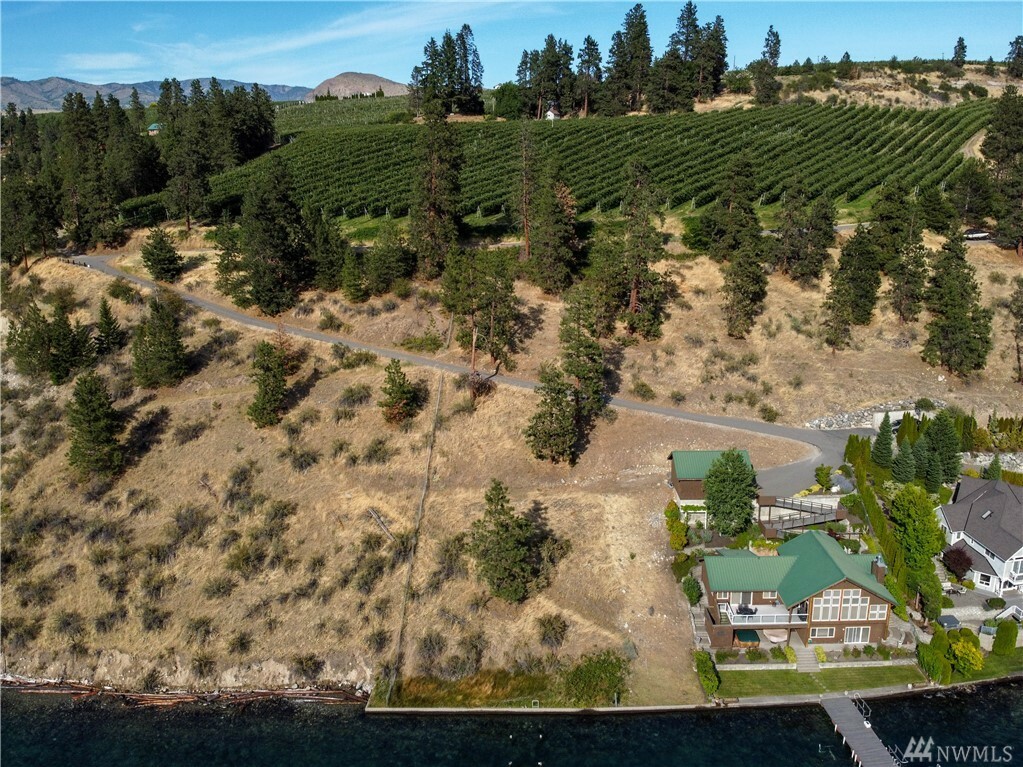 Property Photo:  3565 Chelan Blvd  WA 98831 