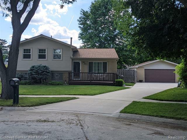 Property Photo: 41575 Cimarron Court MI 48038