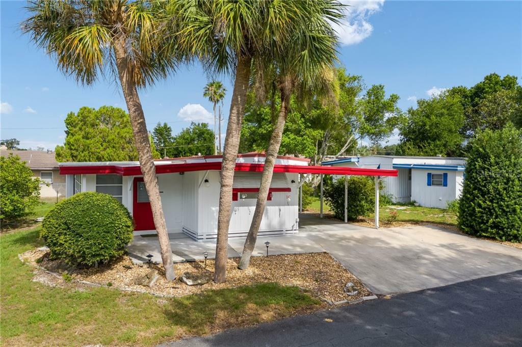 Property Photo:  31211 Valencia Avenue  FL 32778 