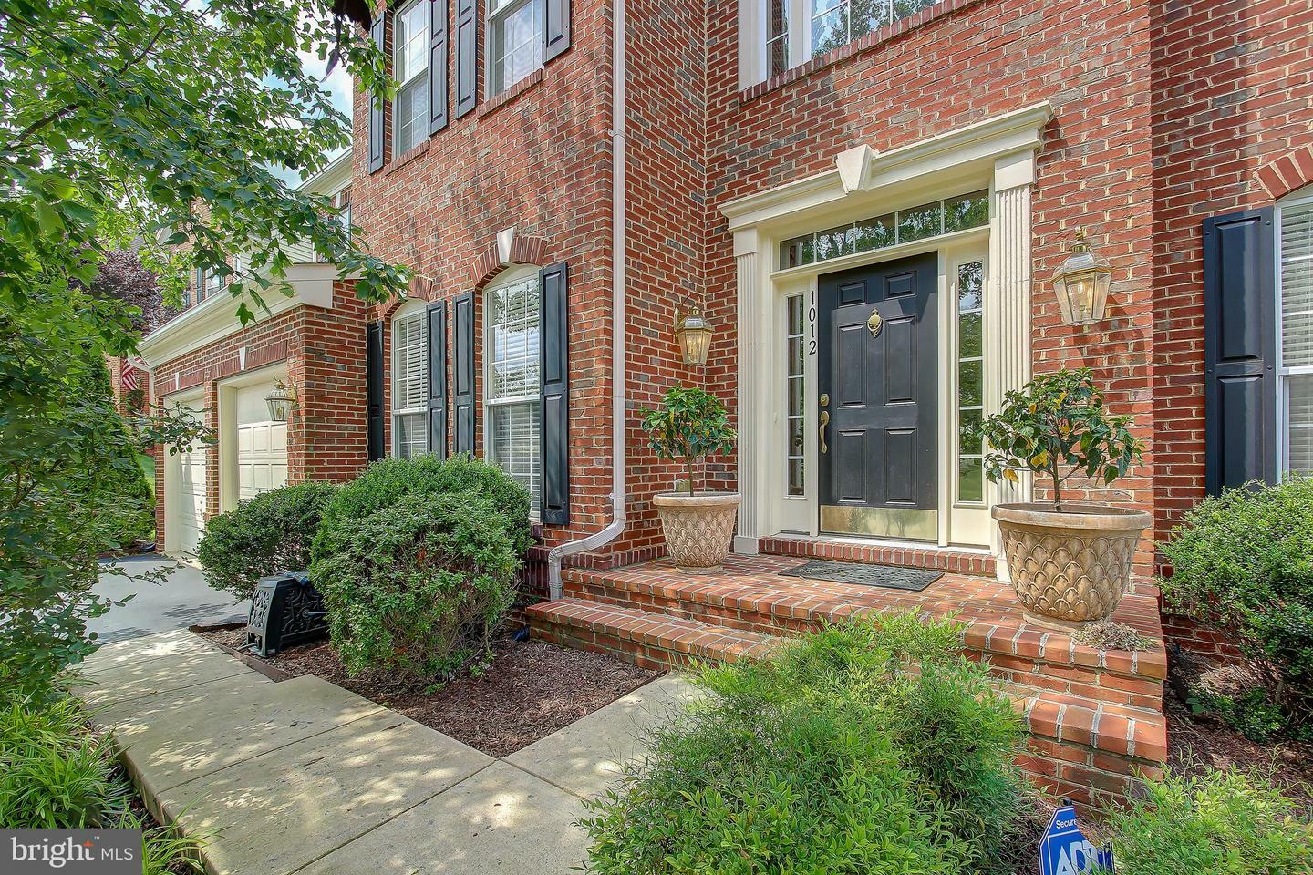 Property Photo:  1012 E Kensington Circle  VA 22401 