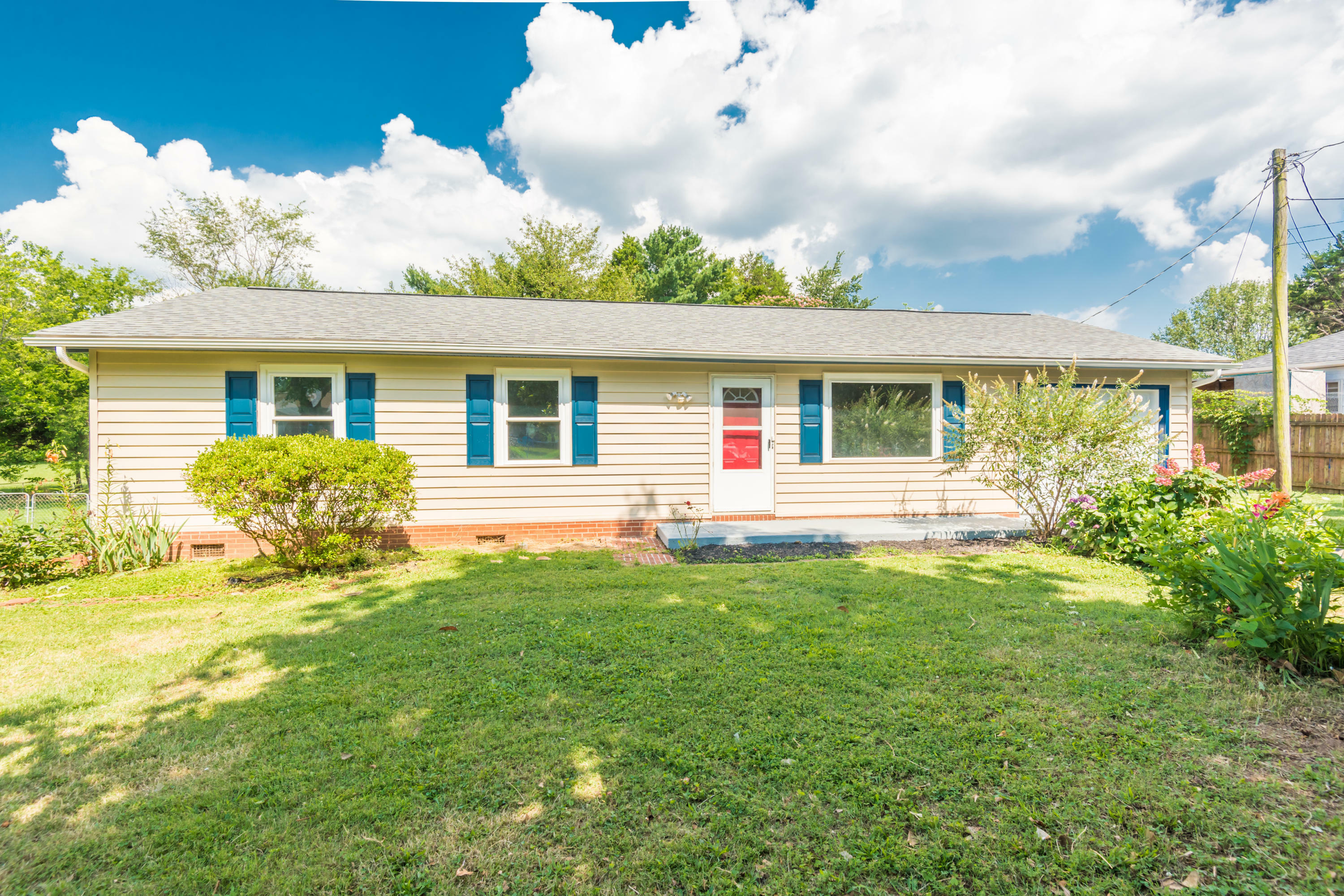 Property Photo:  1112 Roswell Rd  TN 37923 