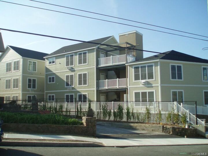 266 S Lexington 12  White Plains NY 10606 photo