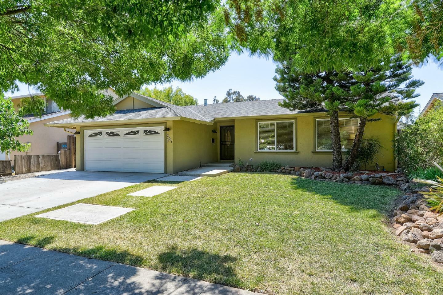 Property Photo:  207 Kona Place  CA 95119 