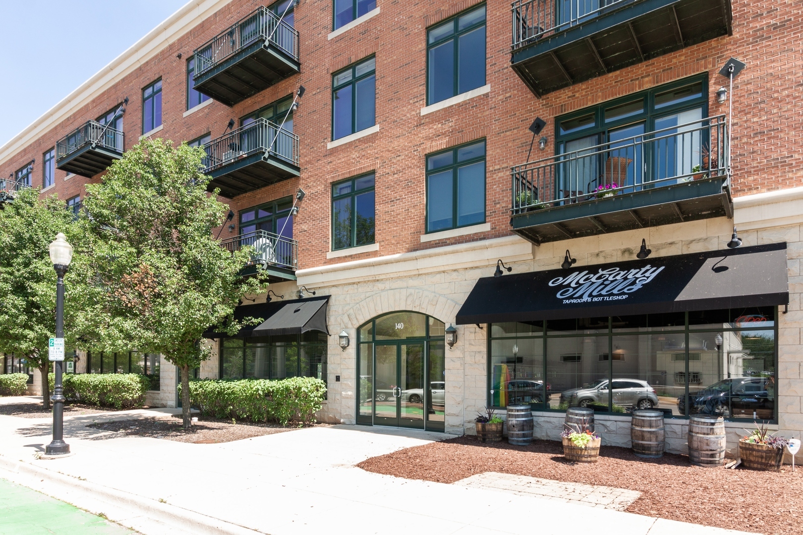 Property Photo: 140 South River Street 411 IL 60506