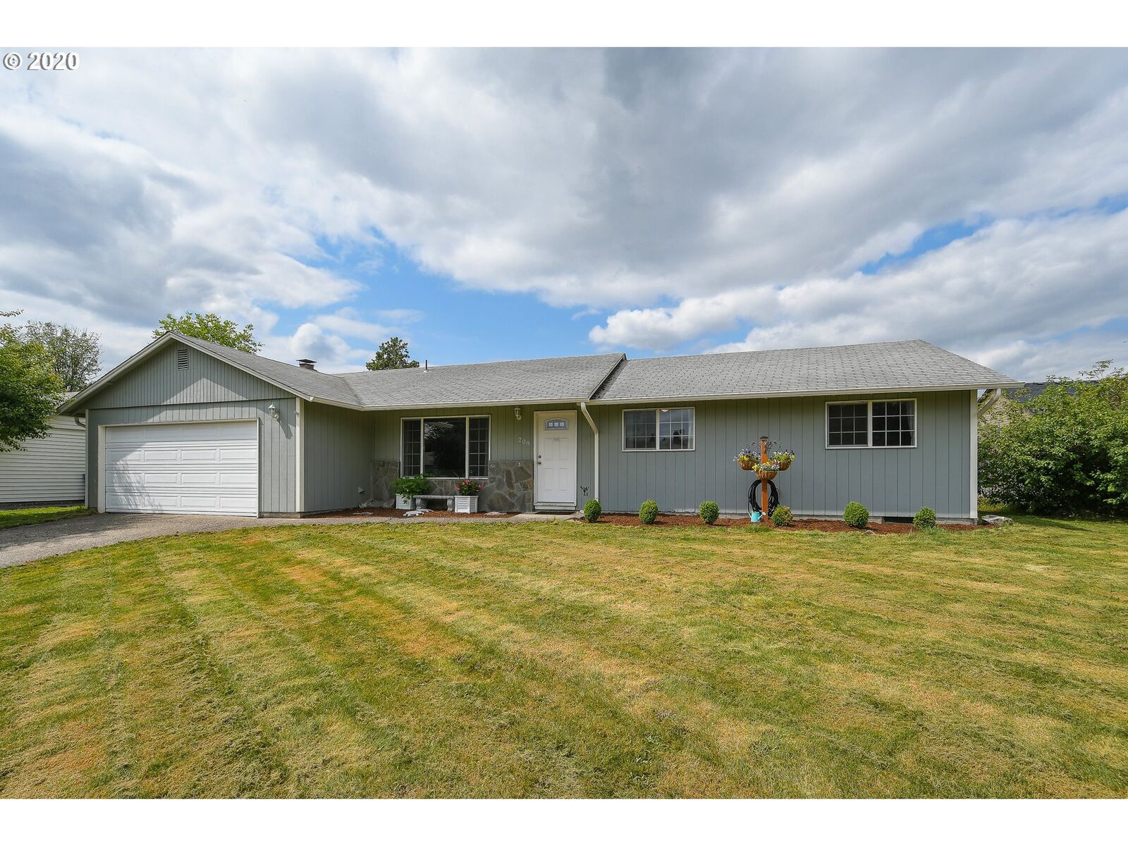 Property Photo: 208 SW 10th St WA 98604