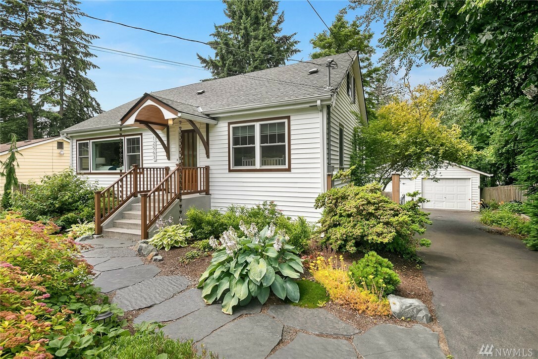 Property Photo: 12563 37th Ave NE WA 98125