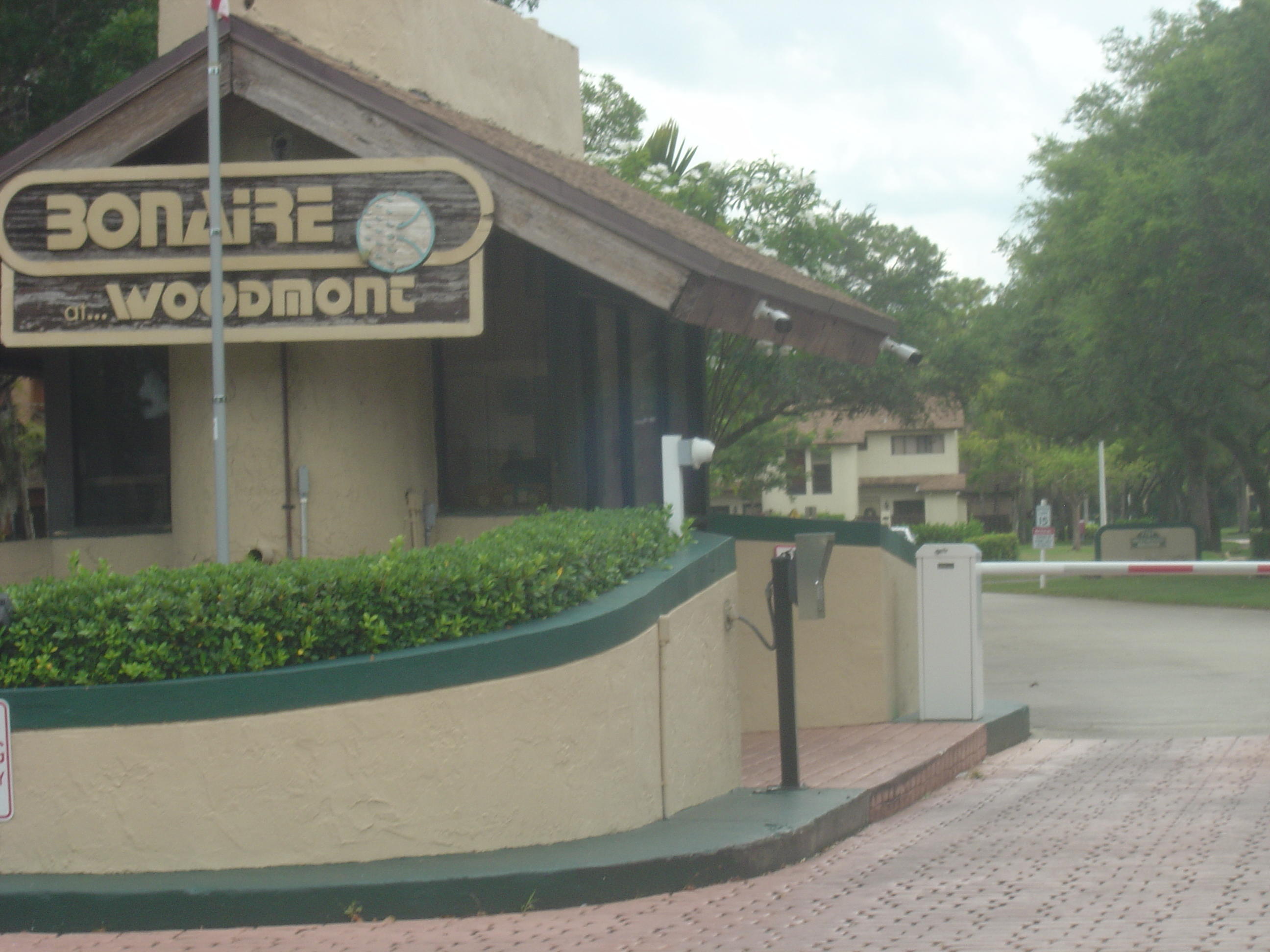 Property Photo: 7700 NW 79th Avenue P7 FL 33321