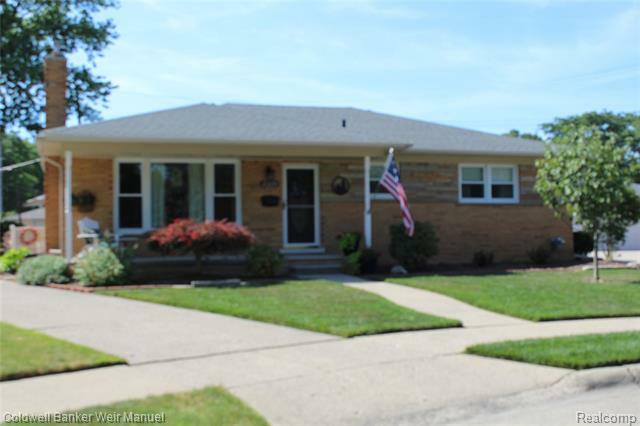 Property Photo: 21228 Evergreen Street MI 48082