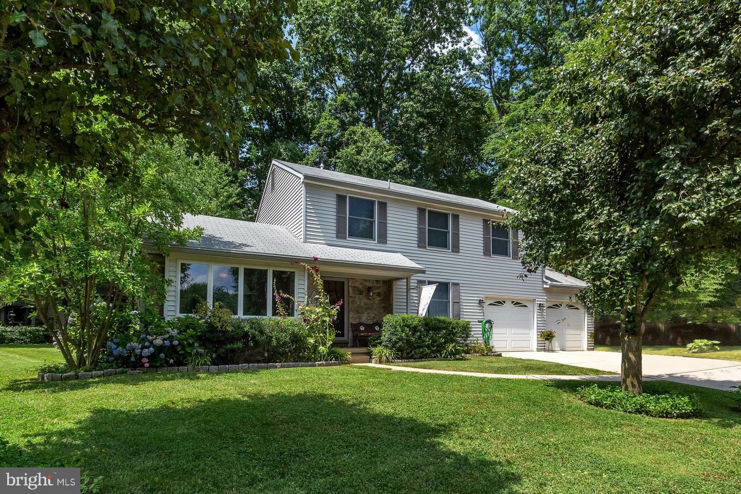 Property Photo:  155 Fenwick Court  NJ 08075 