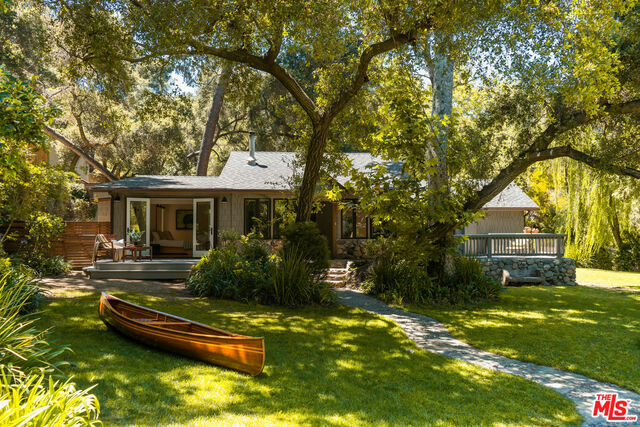 Property Photo: 1290 Oakwood Dr CA 90290