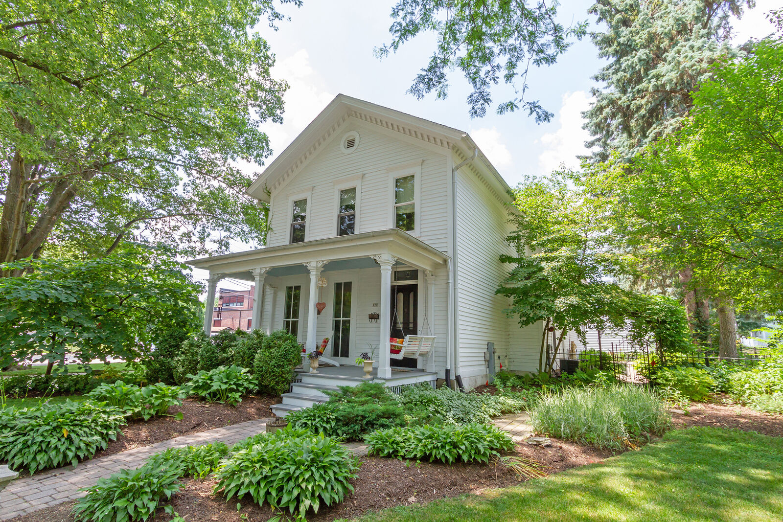 Property Photo:  302 North 3rd Street  IL 60134 