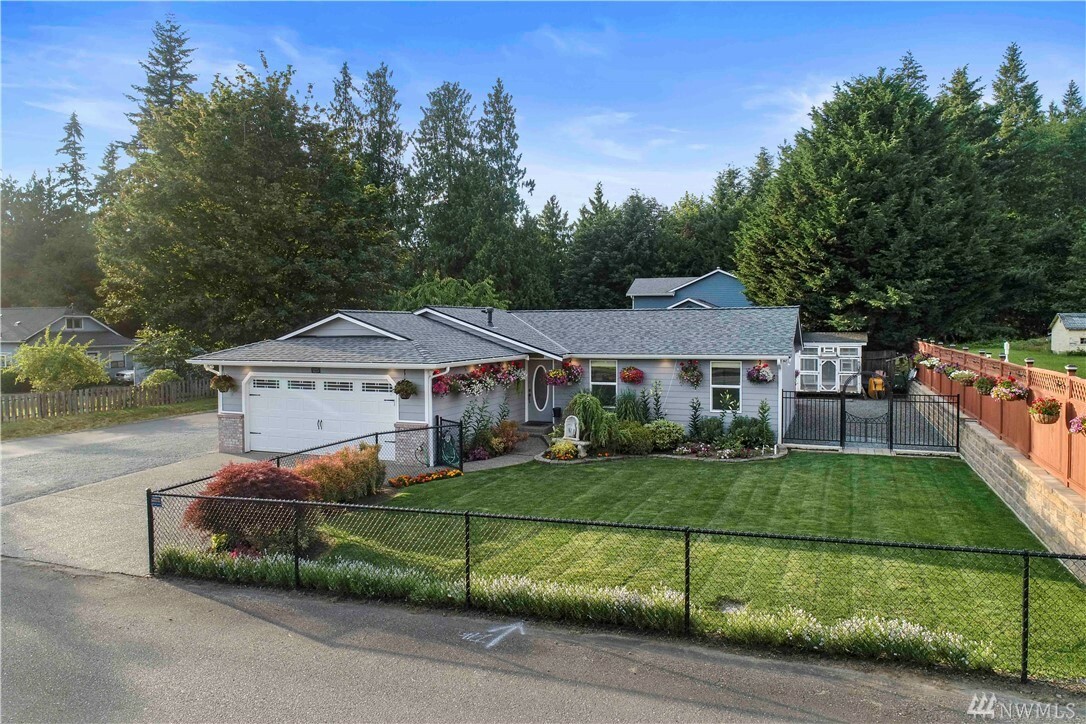 Property Photo:  5215 116th St NE  WA 98271 