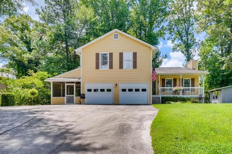 Property Photo:  221 Harlee Lane  GA 30046 