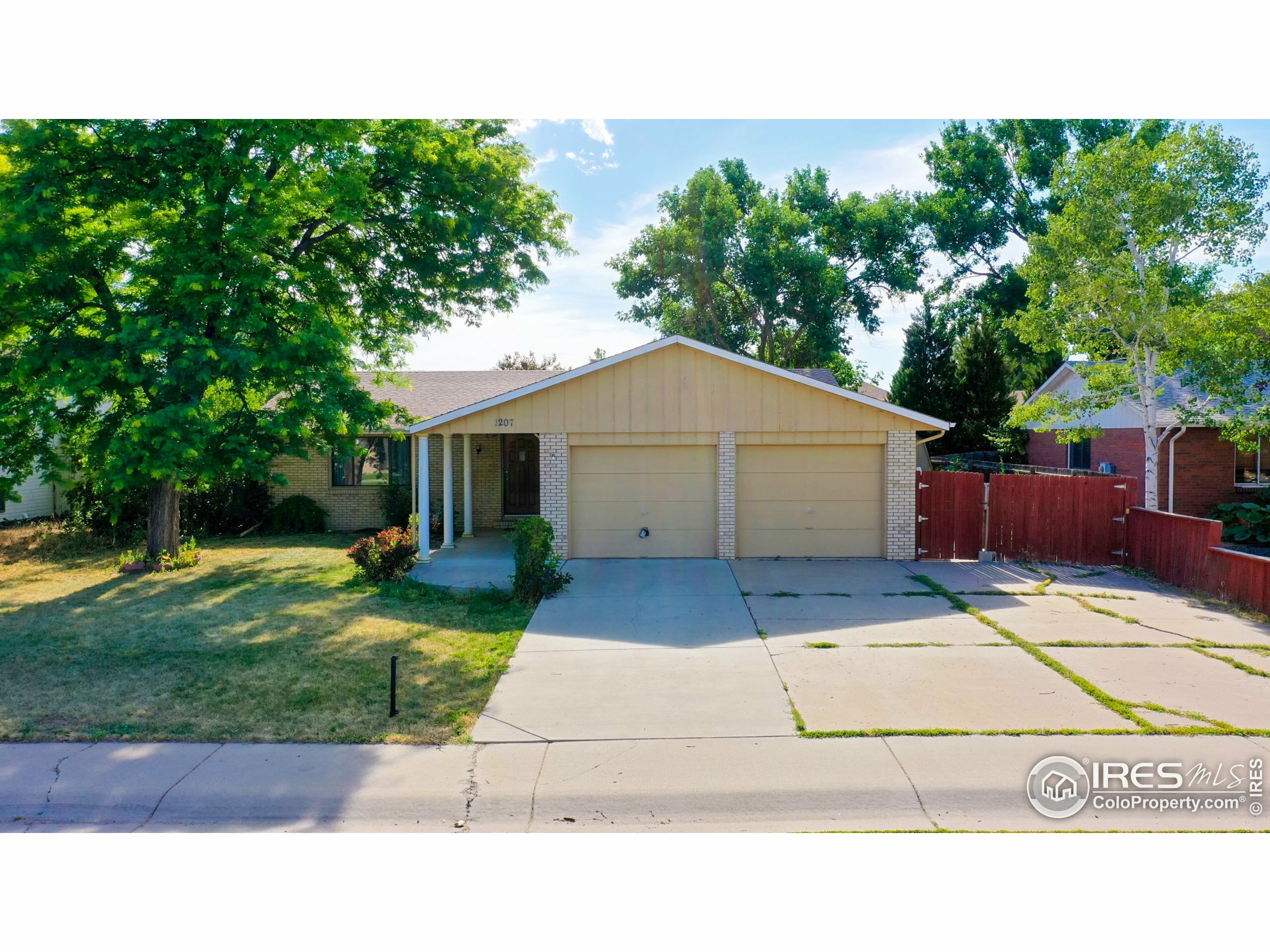 Property Photo:  1207 Cedar Dr  CO 80513 