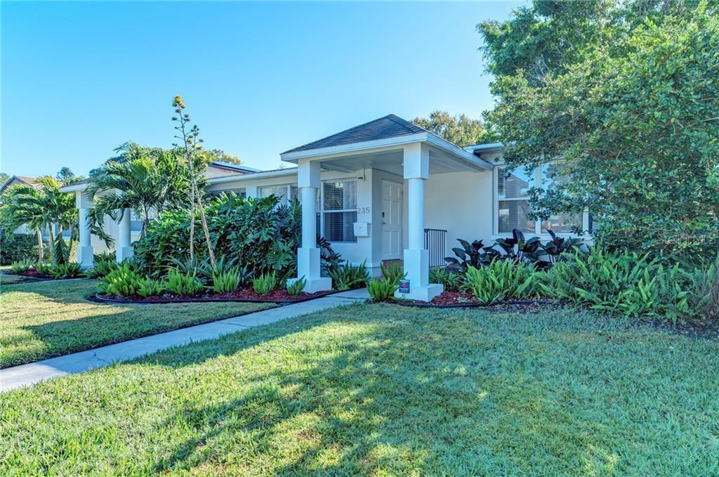 Property Photo: 235 Mateo Way NE FL 33704