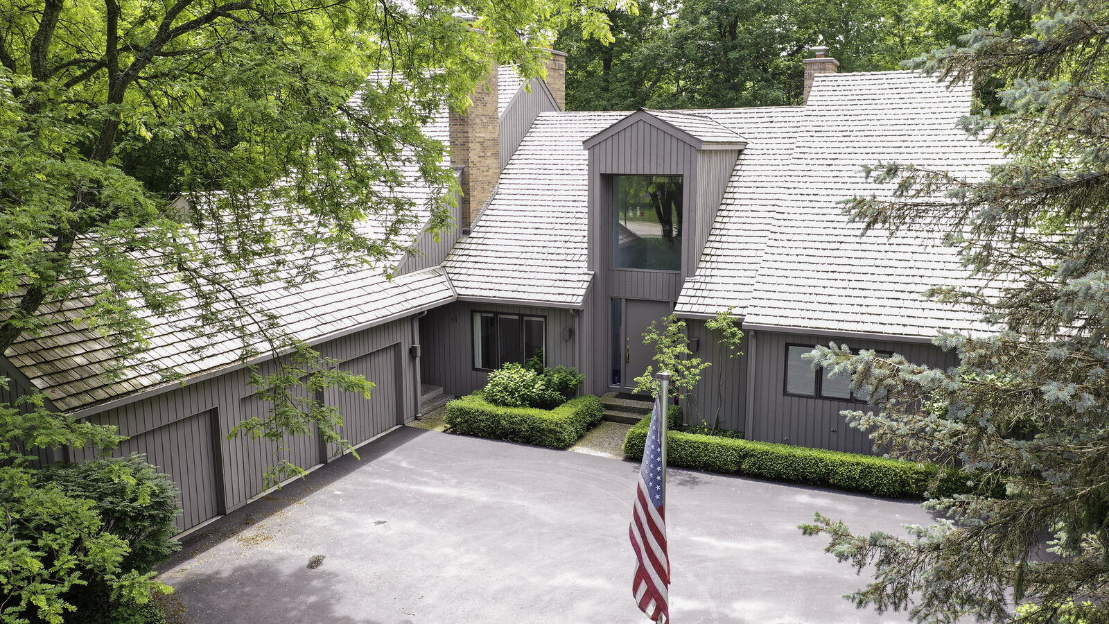 Property Photo: 971 Ashley Road IL 60045