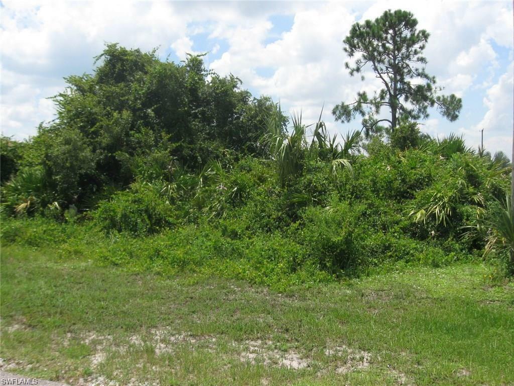 Property Photo:  2913 64th Street W  FL 33971 