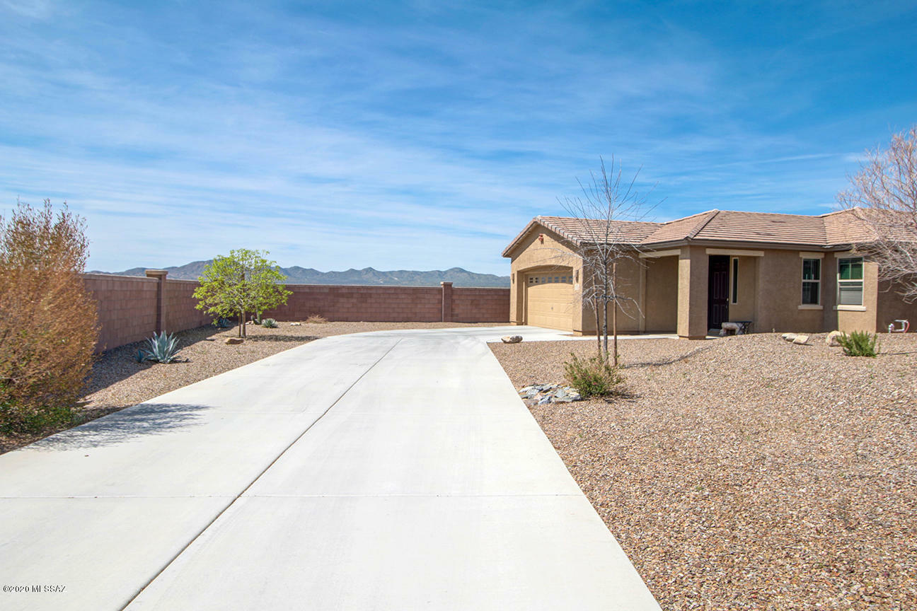 Property Photo:  60194 E Paddock Court  AZ 85739 