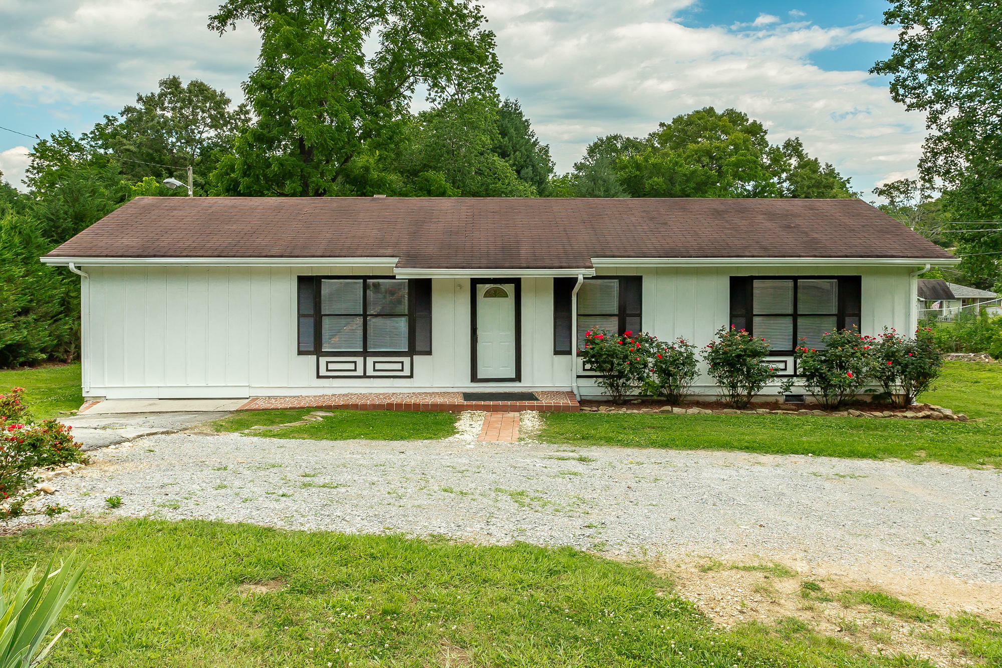 Property Photo:  2512 Woodfin Ave  TN 37415 