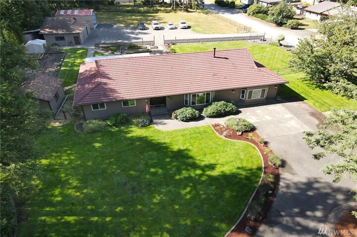 Property Photo:  6508  246th Street E  WA 98338