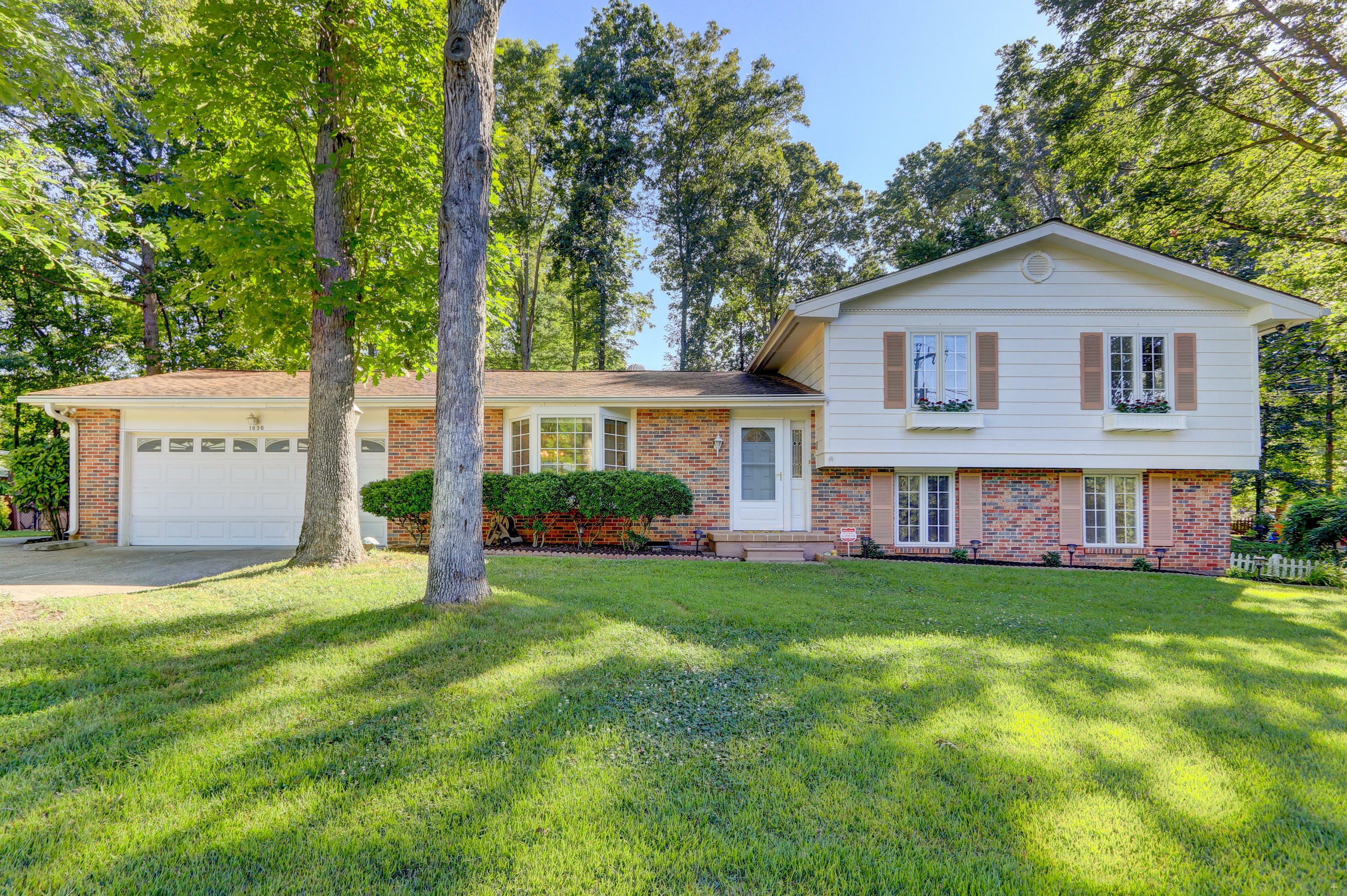 Property Photo:  1836 Stonebrook Drive  TN 37923 