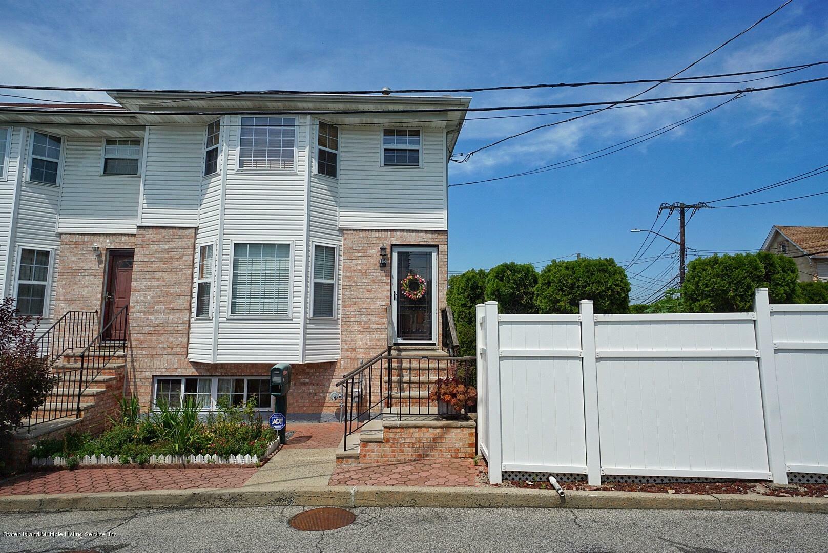 15 Impala Court  Staten Island NY 10305 photo