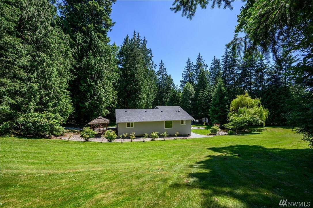 Property Photo:  12404 Timber Lane  WA 98284 