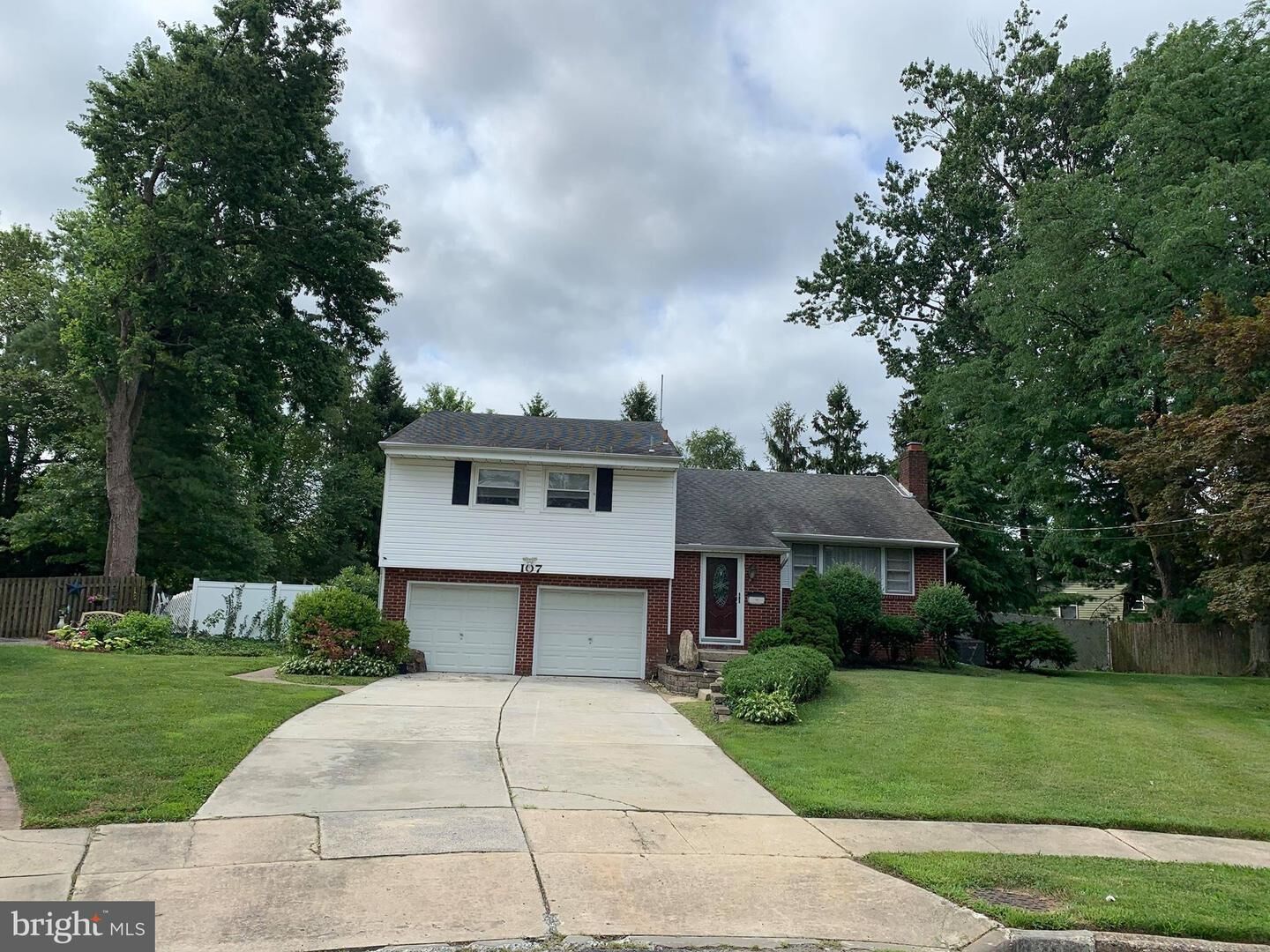 Property Photo:  107 Spring House Court  NJ 08002 