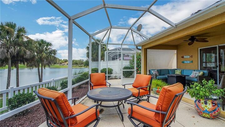 Property Photo: 1388 Chateau Way FL 32162