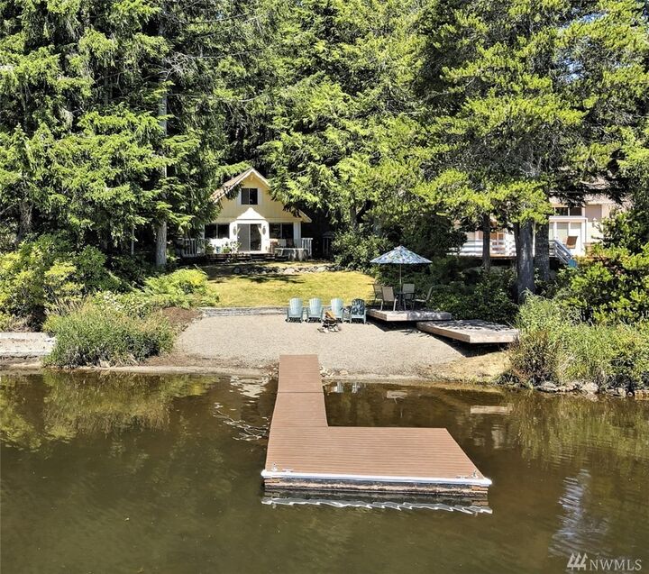 Property Photo: 2310 E Saint Andrews Drive N WA 98584