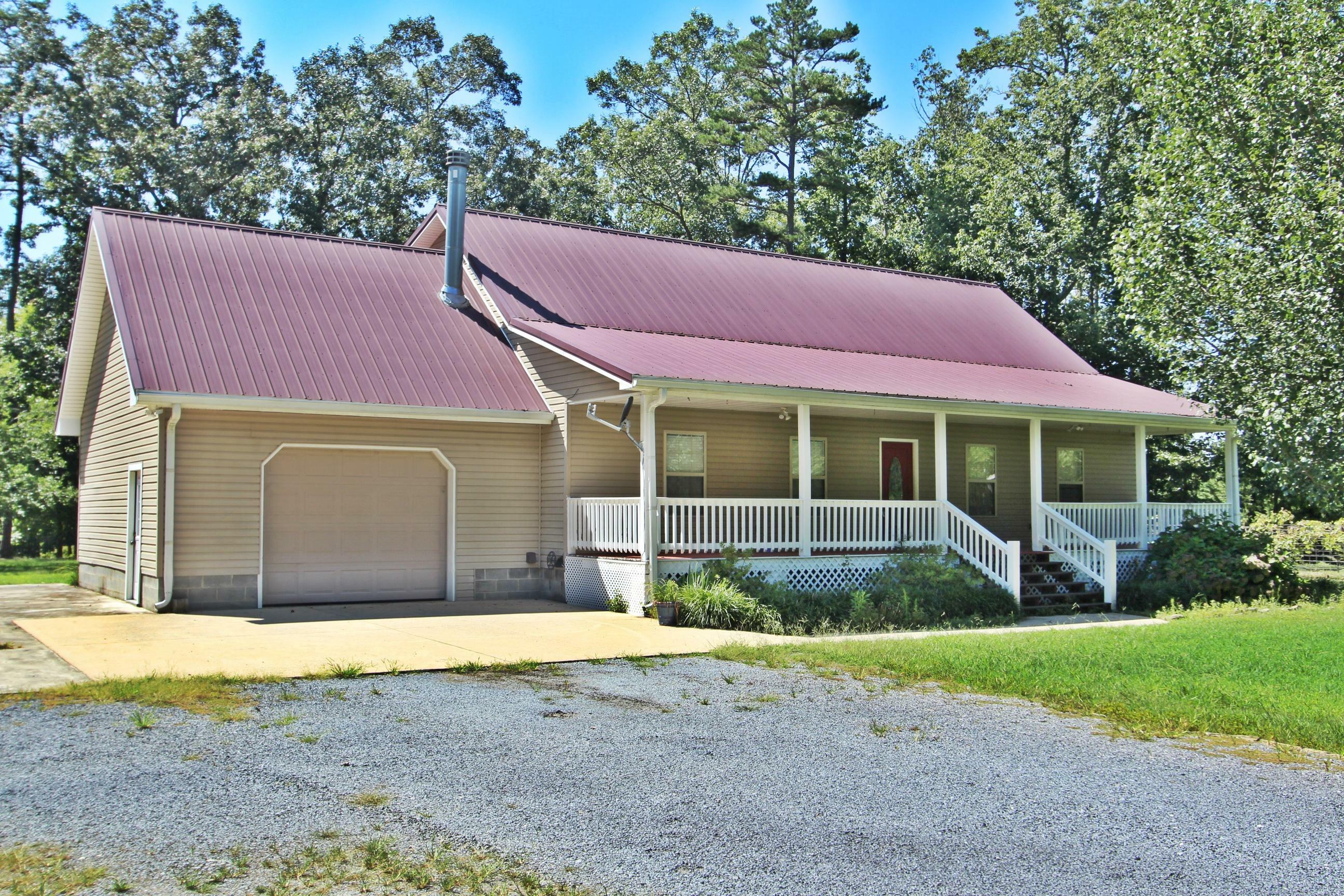 Property Photo: 127 County Road 701 AL 35966