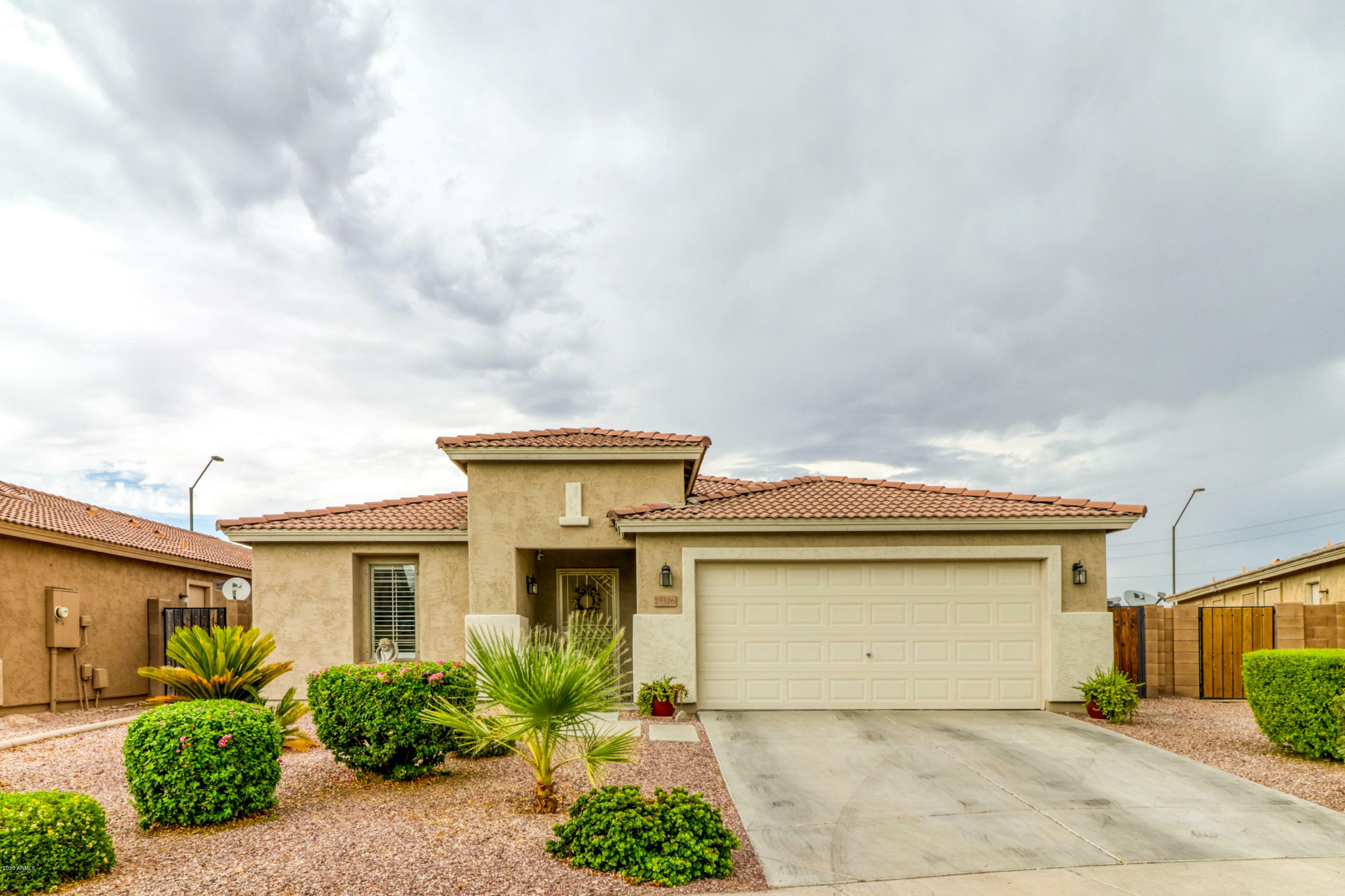 Property Photo:  25526 W Northern Lights Way  AZ 85326 