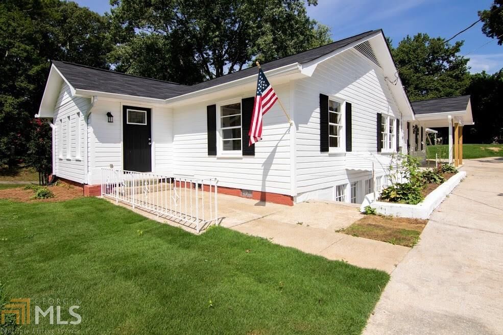 Property Photo: 295 Oxford Street AL 36264