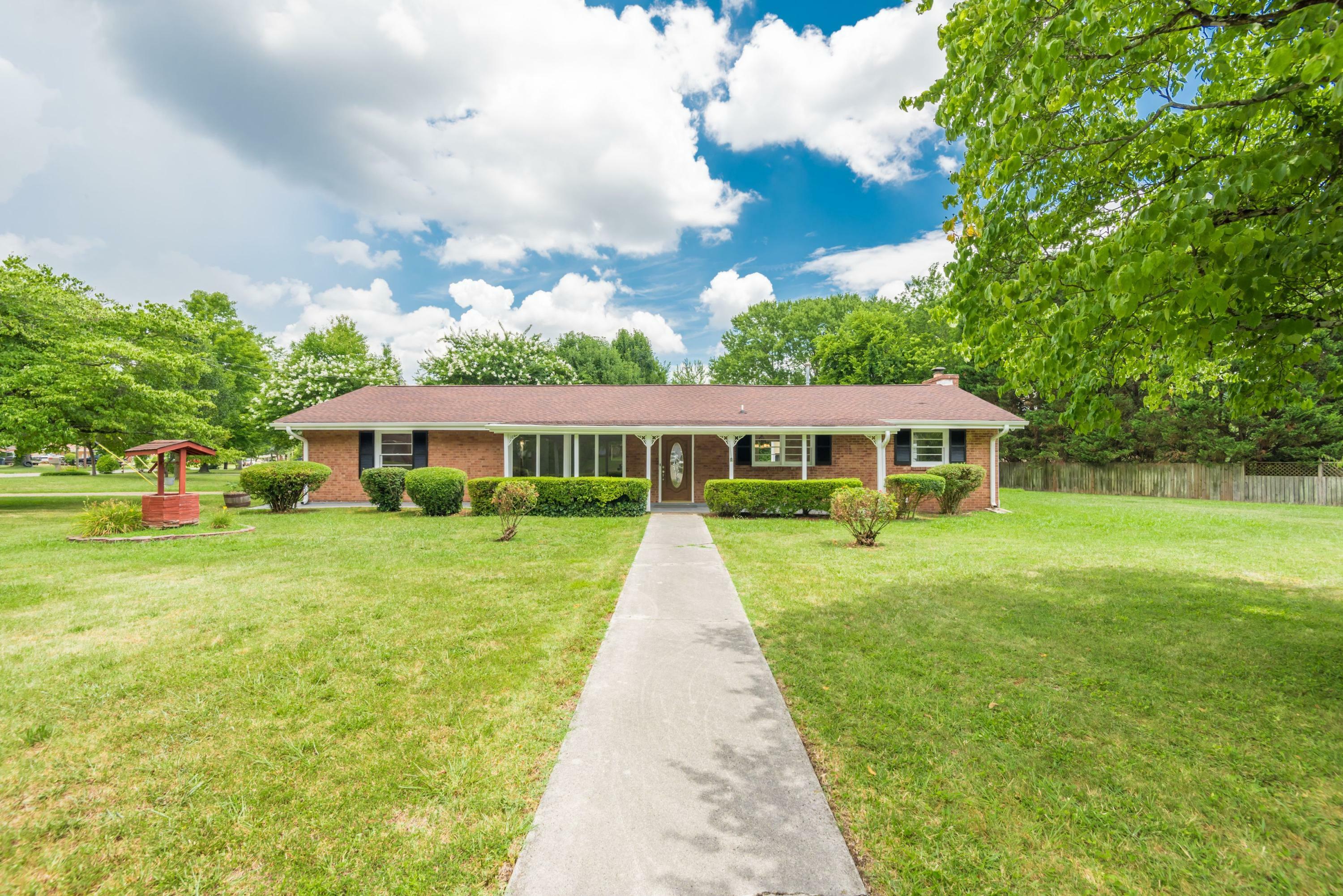 Property Photo:  5604 Stoneleigh Rd  TN 37912 