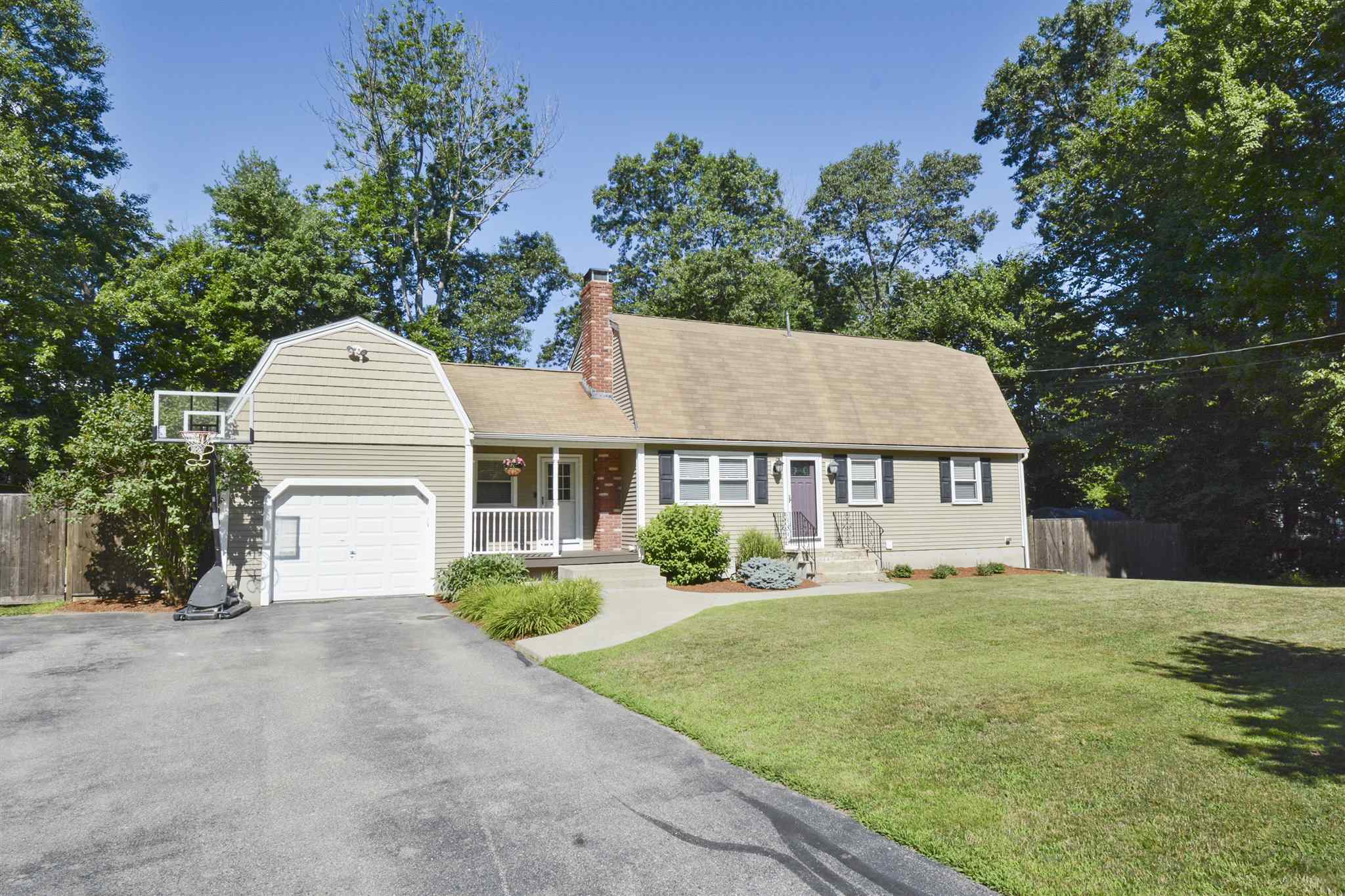 Property Photo:  2 Birchwood Drive  NH 03038 