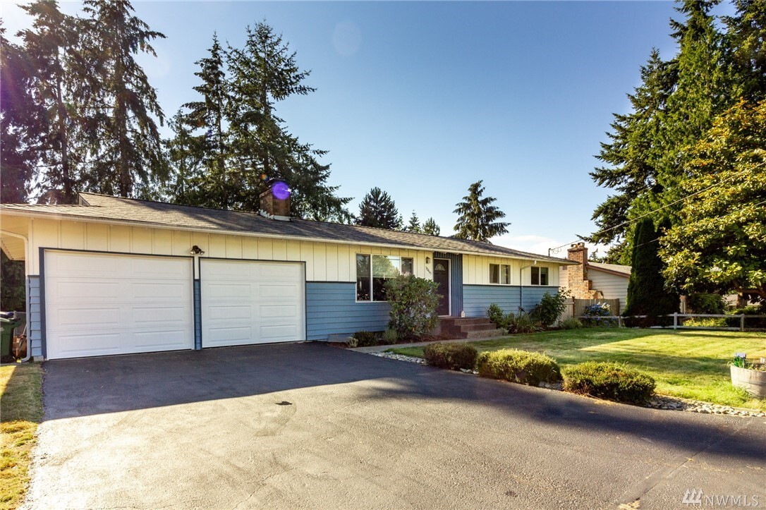 Property Photo: 30463 4th Avenue S WA 98003