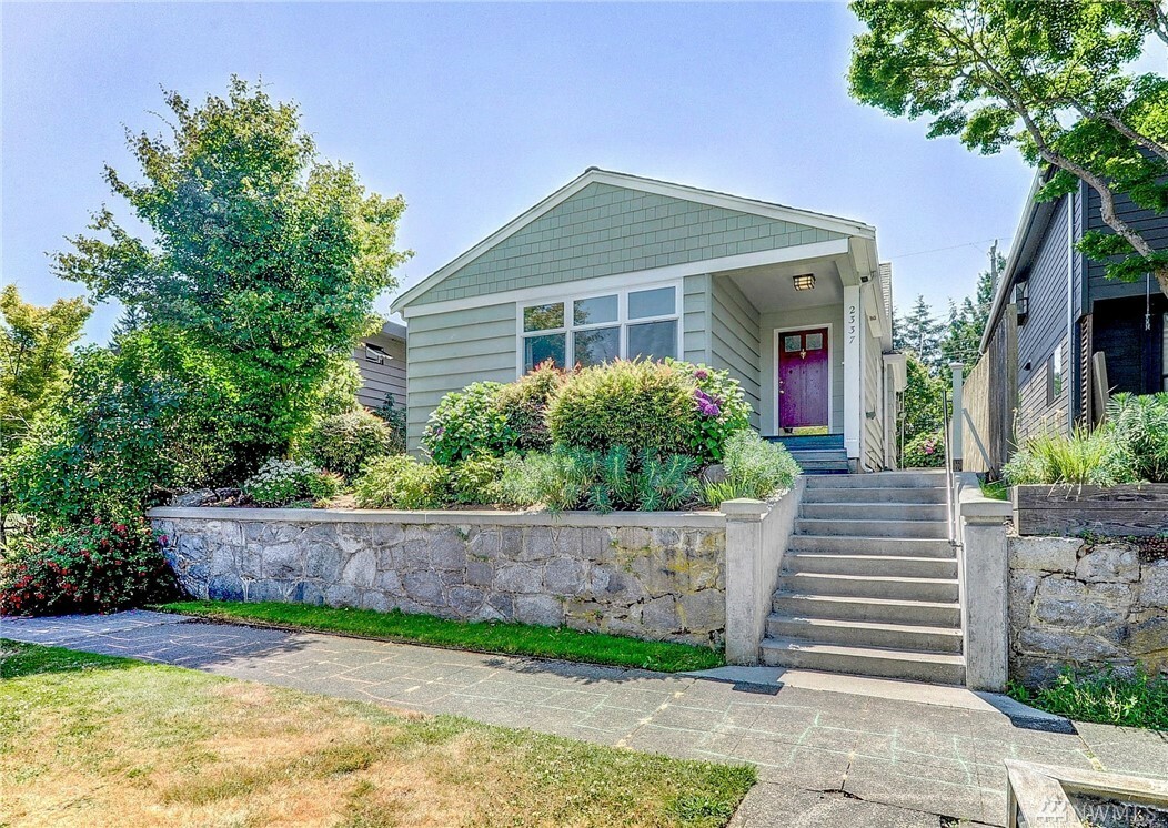 2337 N 64th St  Seattle WA 98103 photo