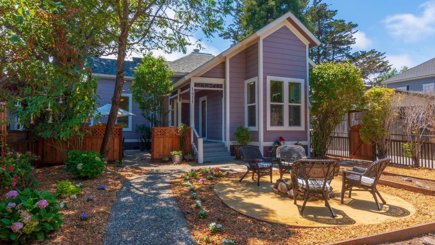 Property Photo:  1411 Bay Street  CA 95060 