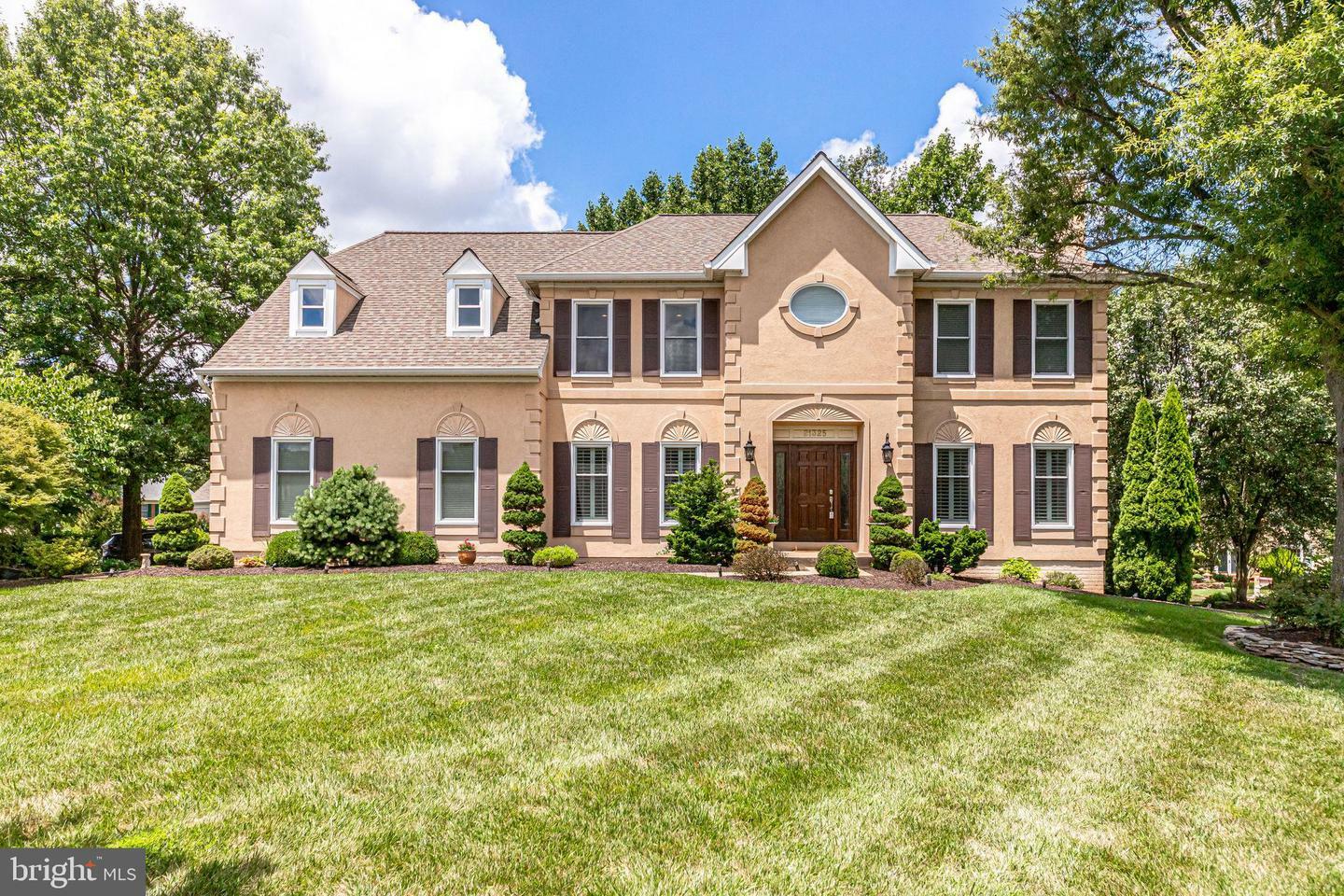 Property Photo: 21325 Traskwood Court VA 20165