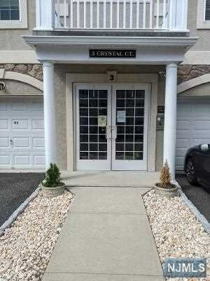 Property Photo:  3 Crystal Court  NJ 07424 