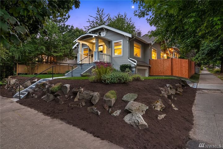 Property Photo:  947  26th Avenue  WA 98122 