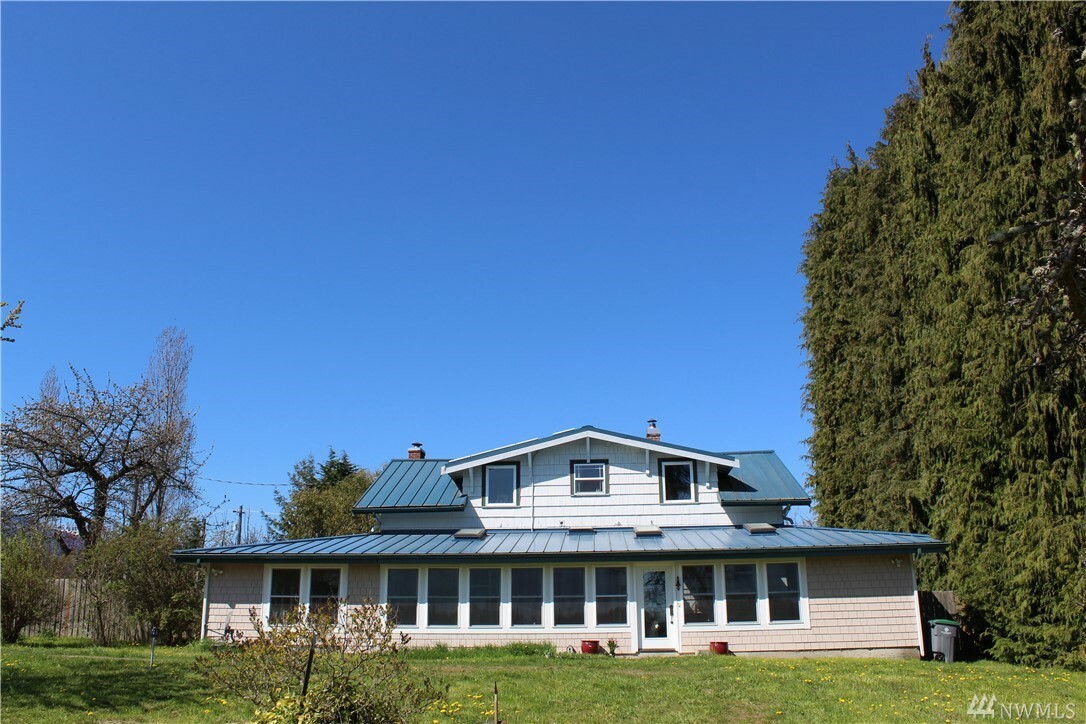 Property Photo:  210 Laird Rd  WA 98363 