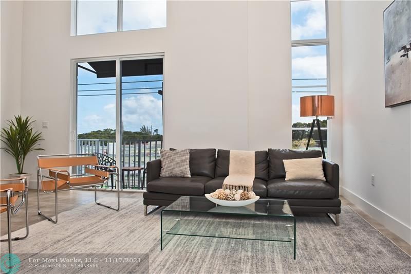Property Photo: 410 NE 36 Street 13 FL 33334