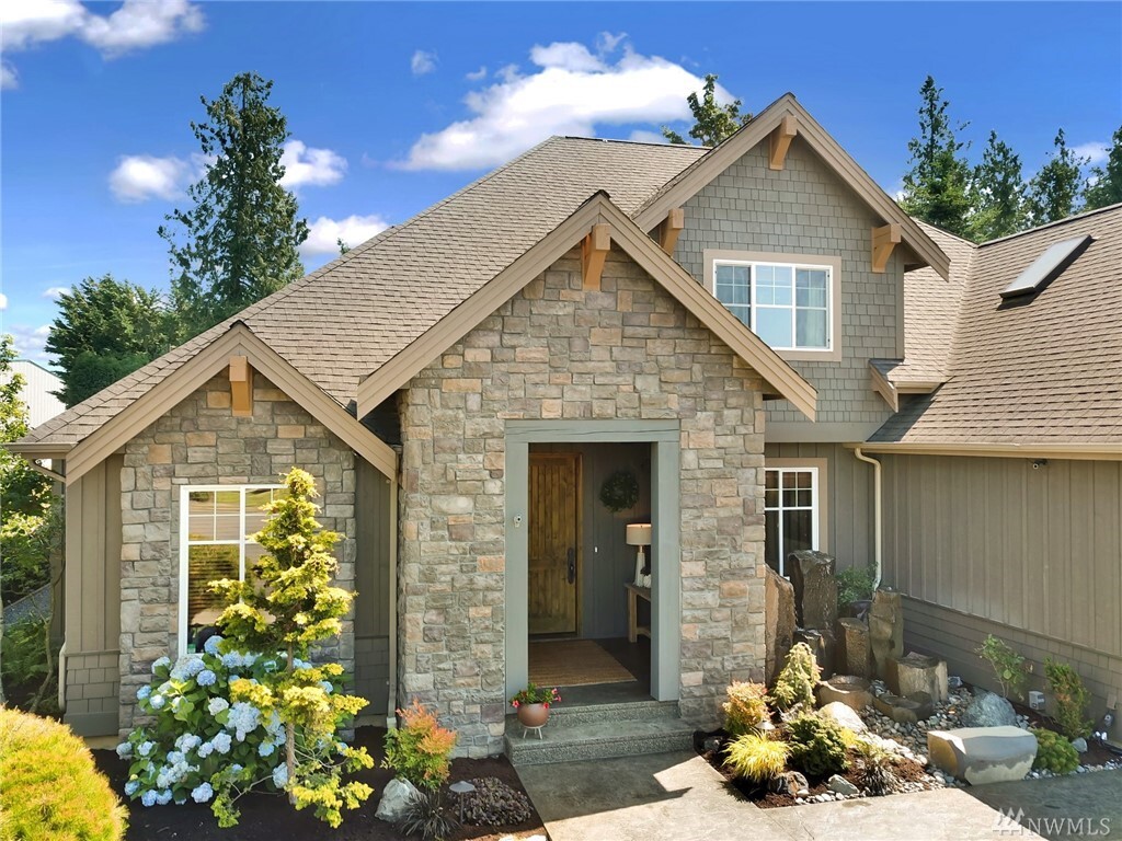 Property Photo:  1318 W Park Street  WA 98264 