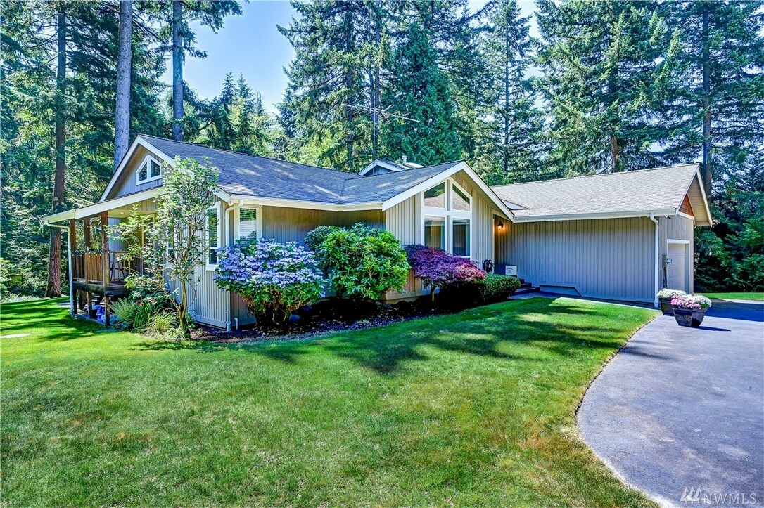 Property Photo: 21607 NE 92nd Place WA 98053