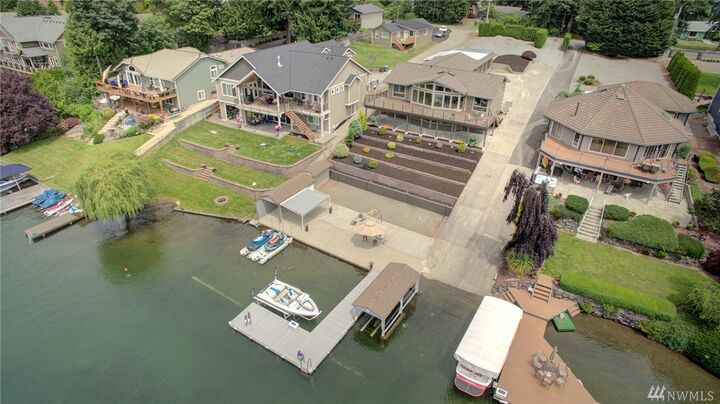 Property Photo:  1818  186th Avenue E  WA 98391 